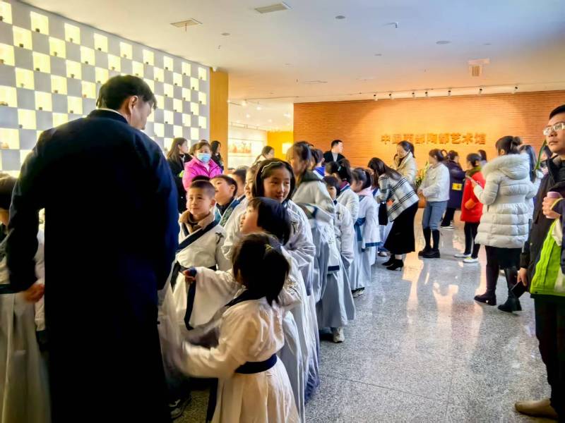 文化赋能：梅里斯达斡尔族区魔创文旅挖掘城市文化资源的实践探索